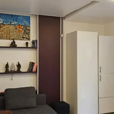 STUDIO 22M2 A IVRY/SEINE-A 200 METRES DE PARIS. PROCHE METRO 7