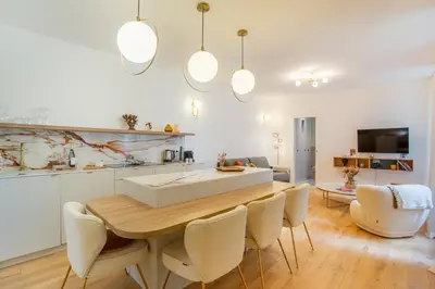 Télévision ou salle de divertissement dans l'établissement Montmartre Rochechouart - 1 Bed Apt Sleeps 2