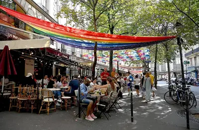 Clients de l'établissement Marais - Pompidou 2, rue Simon le Franc - 4 people