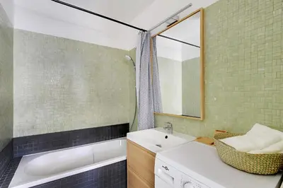 Salle de bains dans l'établissement CHAMPS ELYSEES - ARC DE TRIOMPHE