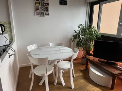 Télévision ou salle de divertissement dans l'établissement Appartement lumineux 2 pièces Paris – idéal famille