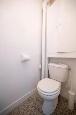 Salle de bains dans l'établissement Super studio tout équipé - III
