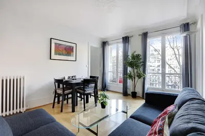 Coin salon dans l'établissement Peaceful apartment 2BR-4P - Arc de Triomphe