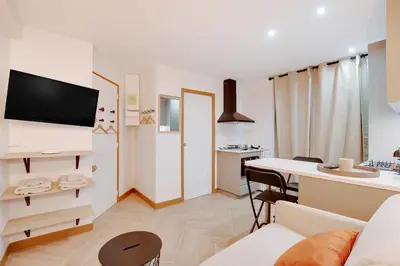 Télévision ou salle de divertissement dans l'établissement Appartement 2 personnes - Tour Eiffel