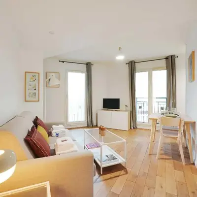 Bright modern studio for 2P - La Defense