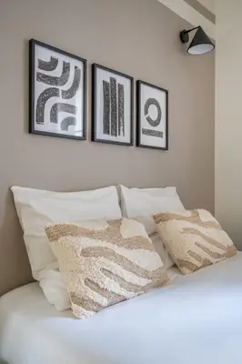 Un ou plusieurs lits dans un hébergement de l'établissement 1#Two Bedrooms#Champs Elysées#Arc de Triomphe#AC