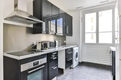 Cuisine ou kitchenette dans l'établissement Spacious apt - 2BR-4P - Montmartre-Moulin Rouge
