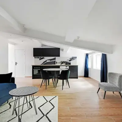 Refreshing 2BD-6P apartment - 18th ard