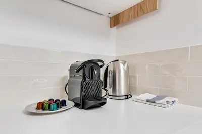 Plateau bouilloire dans l'établissement 671 Suite Bon Marché - Superbe Appartement à Paris