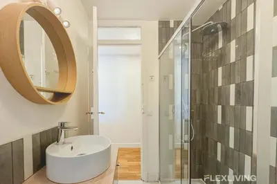 Salle de bains dans l'établissement Flexliving - room - Abbé Groult