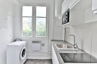 Cuisine ou kitchenette dans l'établissement Appartement Vue panoramique sur la capitale