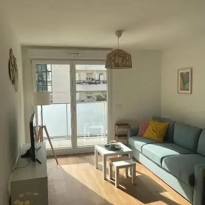 New & serene II 1 bedroom appartement near La Défense Paris Parking and Fibre