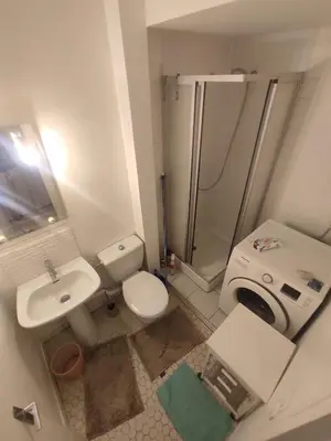 Salle de bains dans l'établissement Rahim