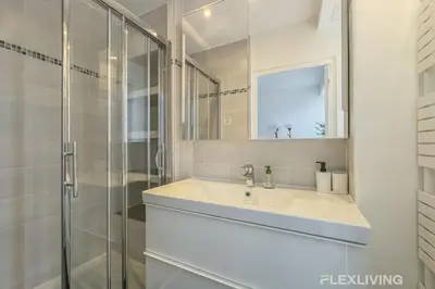 Salle de bains dans l'établissement Flexliving - whole flat - Batelière