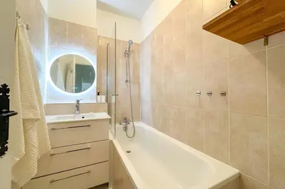 Salle de bains dans l'établissement Flexliving - room - Echiquier