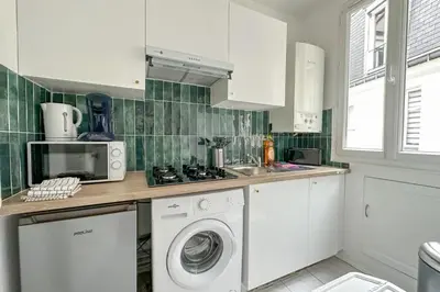 Cuisine ou kitchenette dans l'établissement Flexliving - private bedroom - Balard