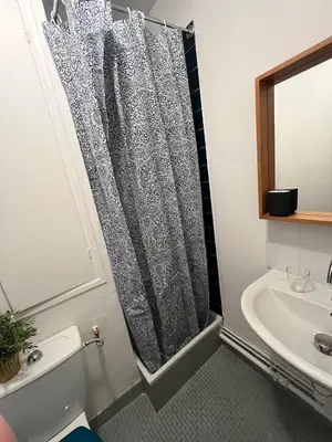 Salle de bains dans l'établissement Studio Paris 20e