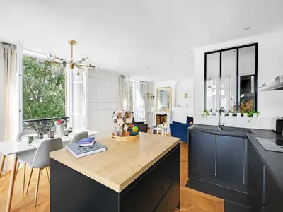 Coin salon dans l'établissement Charming apt- 2BD 4P - Saintonge Le Marais