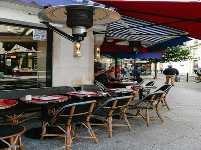 Restaurant ou autre lieu de restauration dans l'établissement Parisian charm Elegant 1-bedroom apt