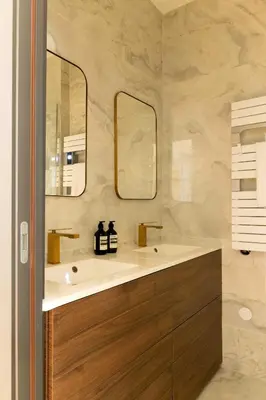 Salle de bains dans l'établissement Elegant apartment - 2BR- 6P- Gare Saint Lazare