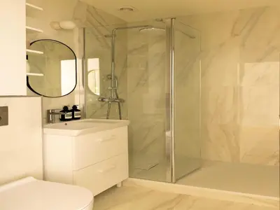 Salle de bains dans l'établissement Charming Cosy Studio - 2P - Gare Saint Lazare
