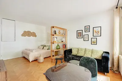 Coin salon dans l'établissement Charmant studio 30 m2 proche Hôpital américain