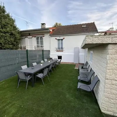 VR House 14 bedrooms 3 min metro 23 beds PARC EXPO