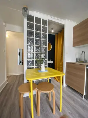 Cuisine ou kitchenette dans l'établissement Beautiful Studio