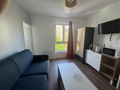 Télévision ou salle de divertissement dans l'établissement studio neuf Palais des Congrès Porte Maillot 20