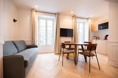 Télévision ou salle de divertissement dans l'établissement Lovely Flat in Austerlitz - Bastille