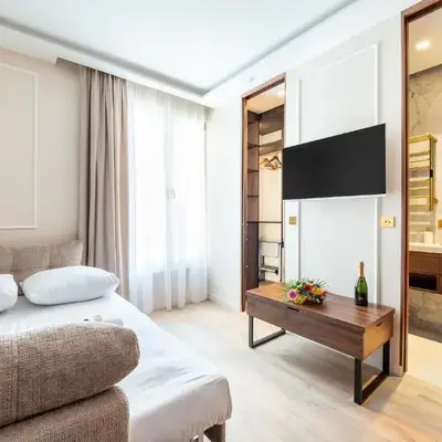 Mid term l Luxury and Cozy