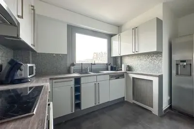 Cuisine ou kitchenette dans l'établissement Beautiful private room in a Parisian shared apartment - Flexliving