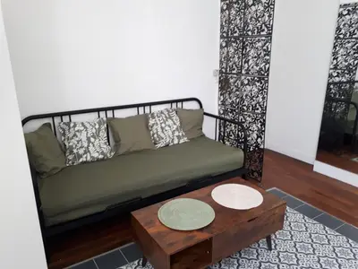 Coin salon dans l'établissement Vincennes - Parisian appartment