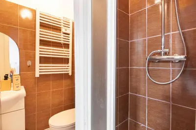 Salle de bains dans l'établissement Bright & Chic apartment Near Porte Maillot - 4P