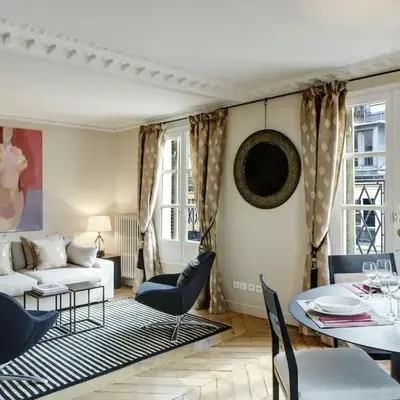 Paris Louvre Elegant residence