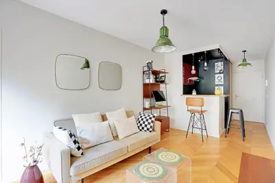 Coin salon dans l'établissement Appartement spacieux avec terrasse proche hôpital américain