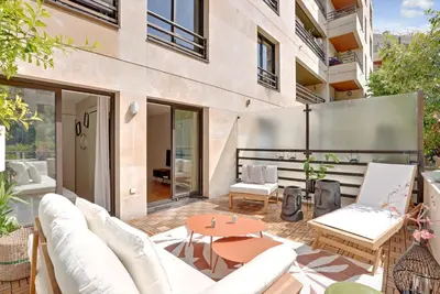 Coin salon dans l'établissement Appartement spacieux avec terrasse proche hôpital américain