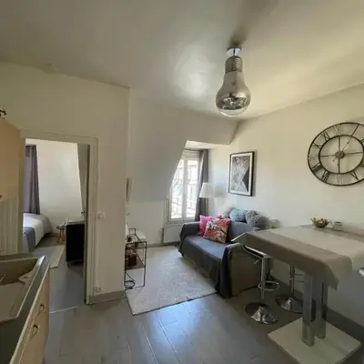 Eiffel Apartment