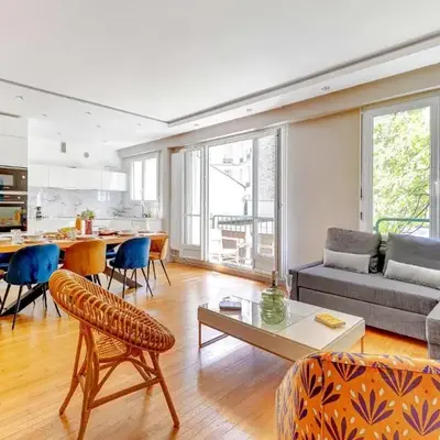 BM-Appartement chic avec terrasse - Champs-Elysees