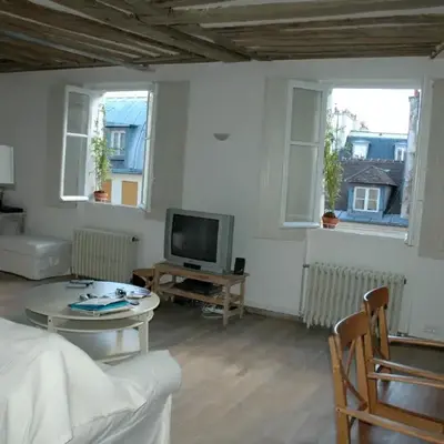 Charming flat in the heart of Paris