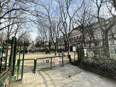 Plan de l'établissement UrbanFlat 05 - Courtyard Apartment in Central Paris