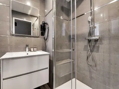 Salle de bains dans l'établissement Modern apartment - 2BR 8P - near Opéra Garnier