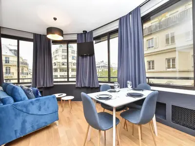 Coin salon dans l'établissement Chic apartment - 1BR 4P - near Opéra Garnier