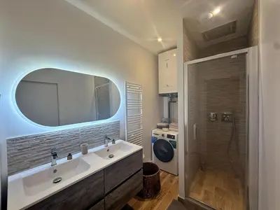 Salle de bains dans l'établissement Salon Cosy et Lumineux proche Arc de Triomphe
