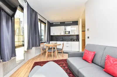Cuisine ou kitchenette dans l'établissement Stunning apartment - 1BR 4P - Opéra Garnier