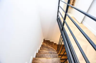 Plan de l'établissement Central Apartement 6p L004