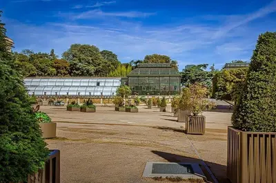Jardin de l'établissement 402 - Studio elegant et confortable a Paris 5