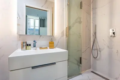 Salle de bains dans l'établissement Peaceful apartment - 1BR 4P - Eiffel Tower