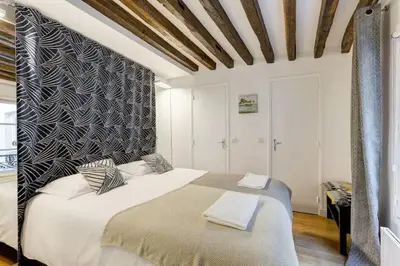 Plan de l'établissement Chic Marais Retreat Steps to Cafes & Notre Dame