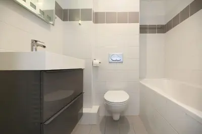 Salle de bains dans l'établissement 203 - studio tout equipe Paris 5